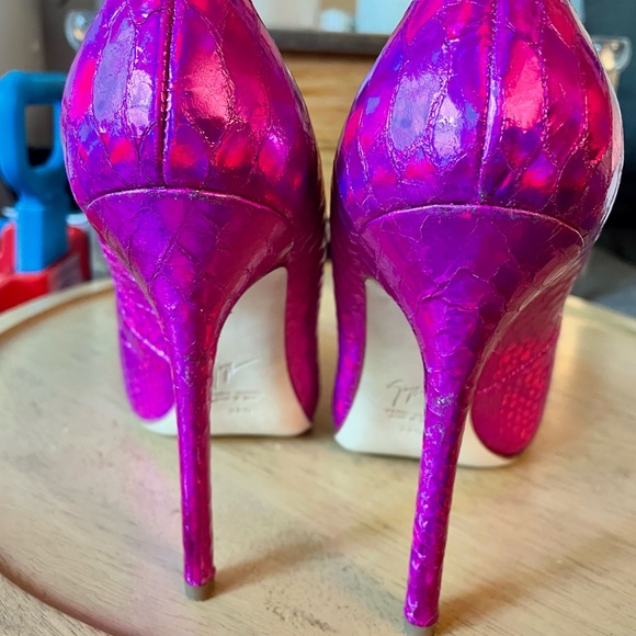 Brand new Giuseppe Zanoti Fuschia stiletto - Picture 6 of 8